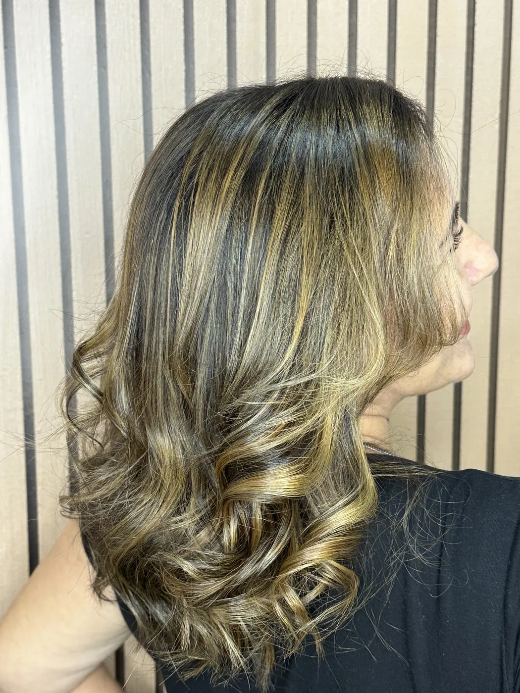 Mechas em cabelo ondulado