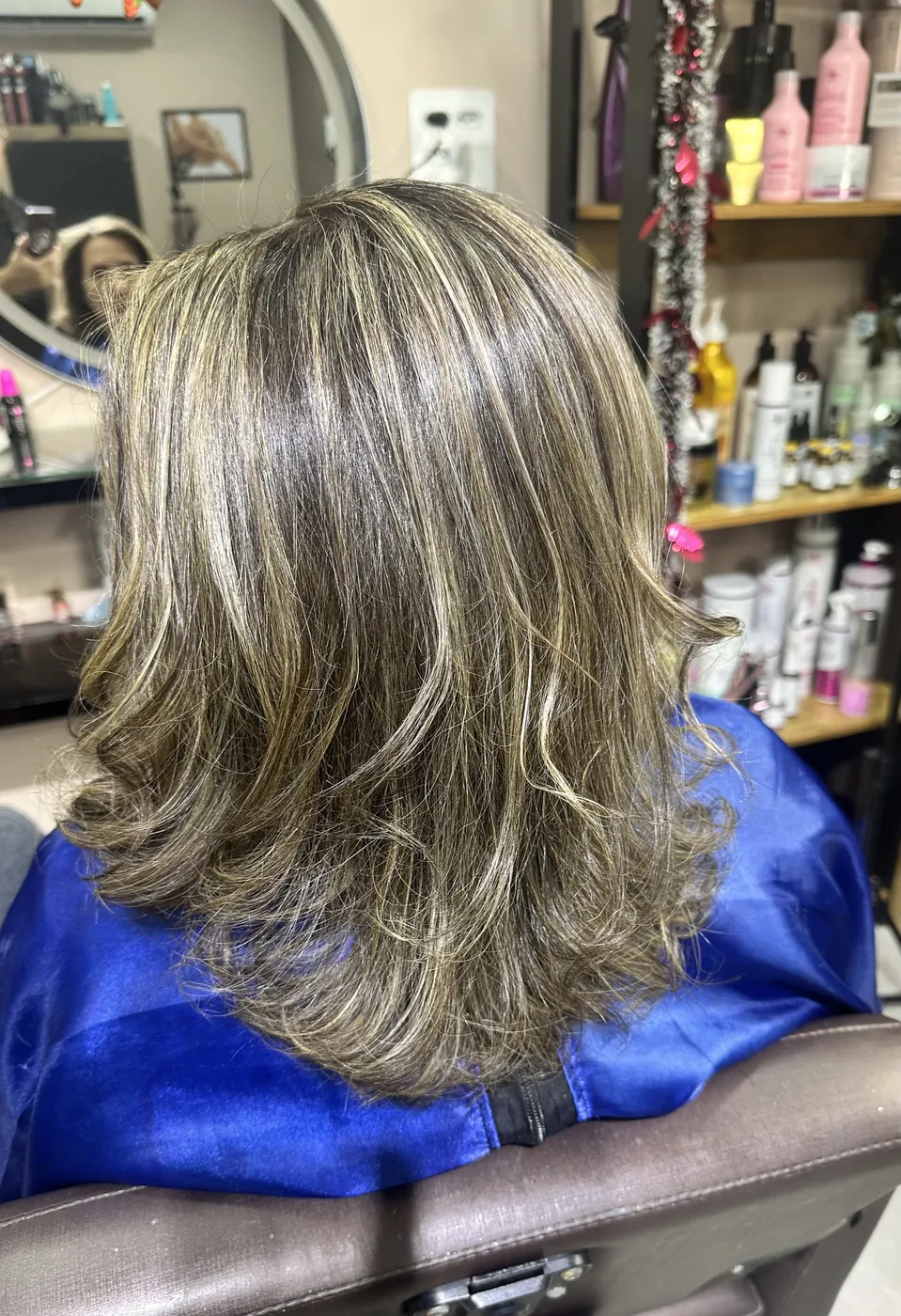 Coloração com mechas loiras